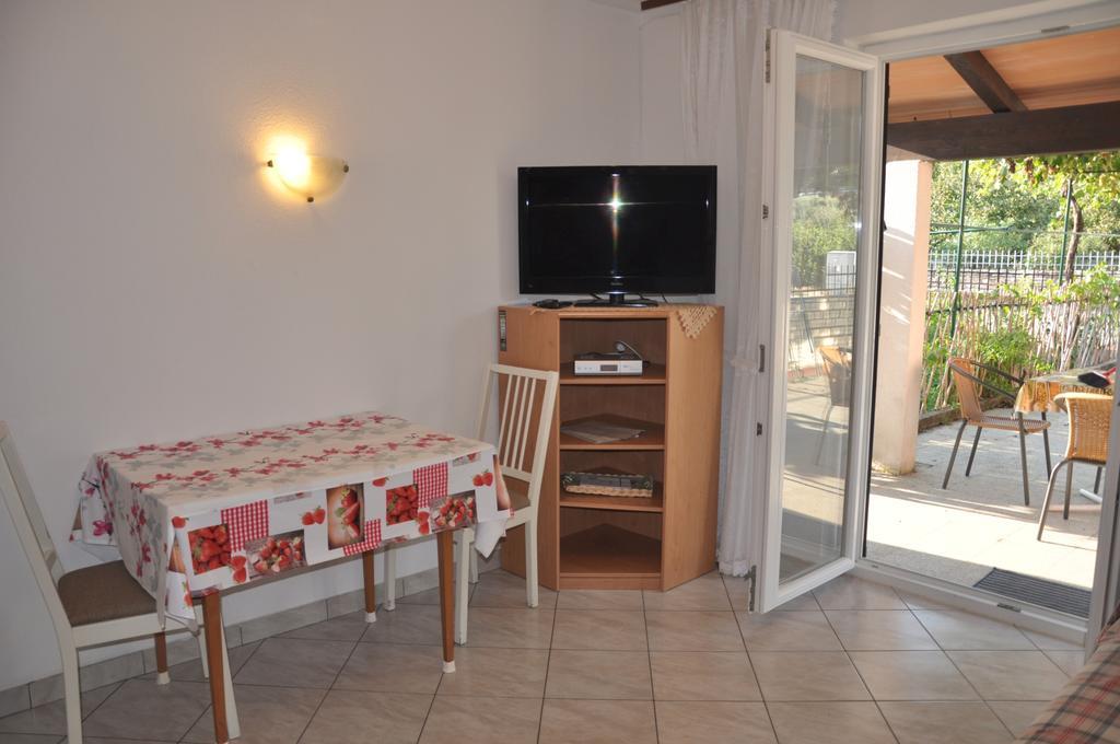 Franko Apartmani Zambratija  Exterior photo